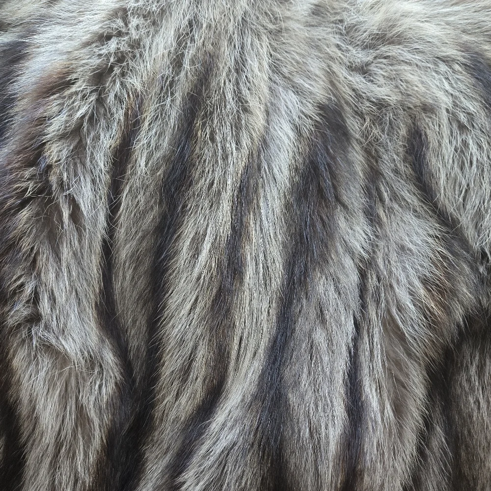Luxurious Racoon Fur Coat - Picture 10 of 12
